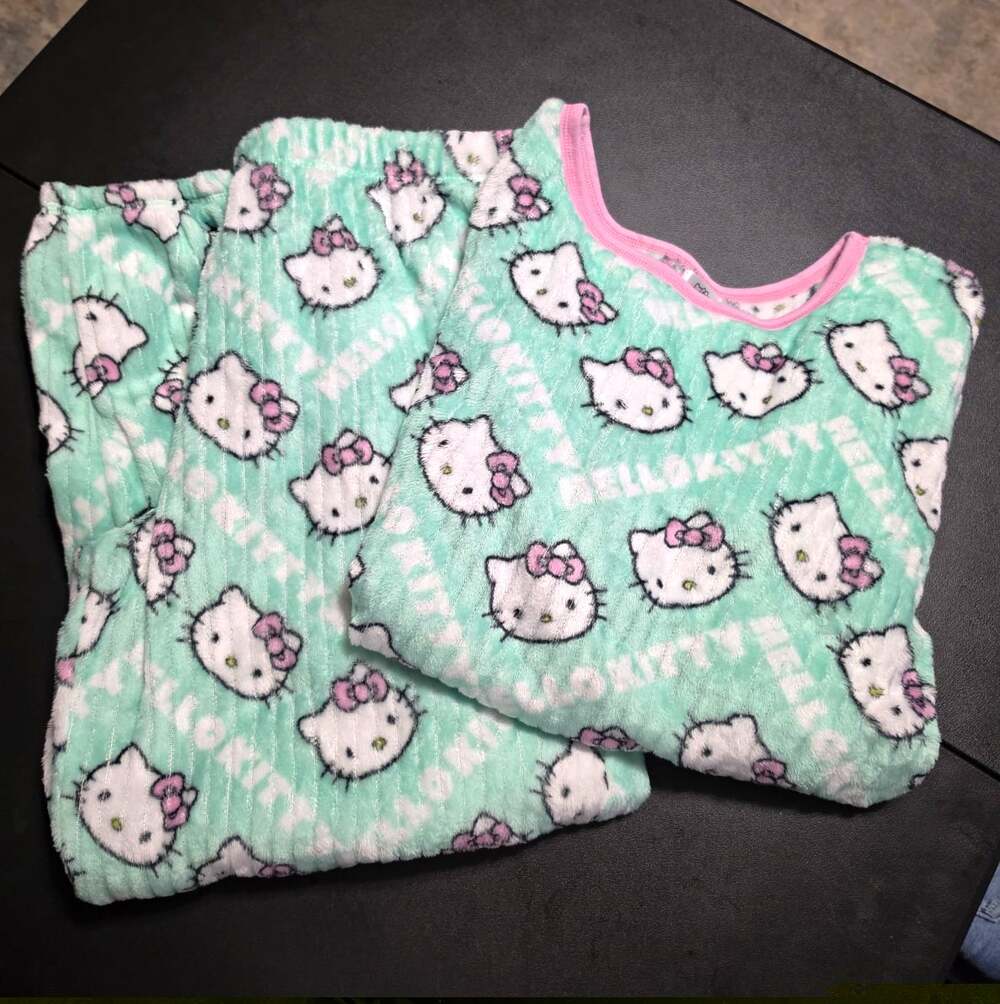 Hello Kitty Women's XL Fleece Pajama Set Pullover Crew Elastic Waist Sanrio